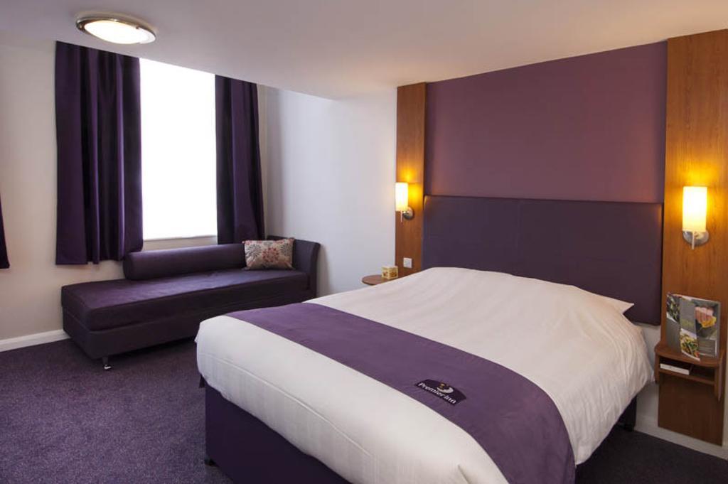 Premier Inn Sittingbourne Kent Exterior photo
