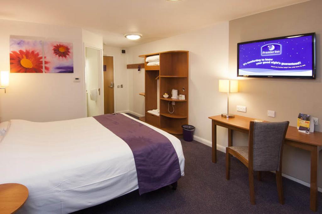 Premier Inn Sittingbourne Kent Exterior photo