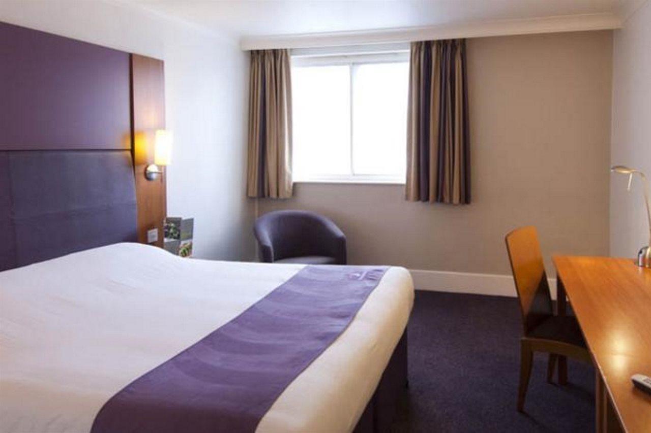 Premier Inn Sittingbourne Kent Exterior photo