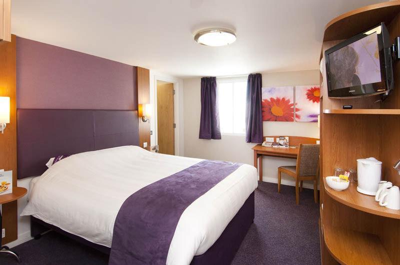 Premier Inn Sittingbourne Kent Exterior photo