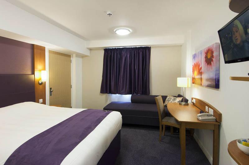 Premier Inn Sittingbourne Kent Exterior photo